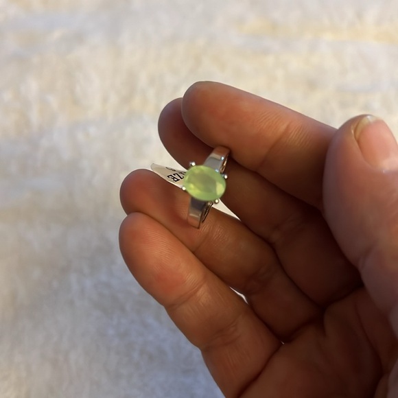 Sterling Silver Green Chalcedony Ring – Size 6 - Picture 4 of 4